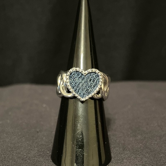 Heart-Shaped Sterling Silver 925 Ring with Blue Accent - Picture 1 of 10
